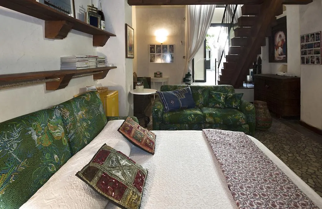 Dei Due Portoni Suite Storica Lecce Bed & Breakfast