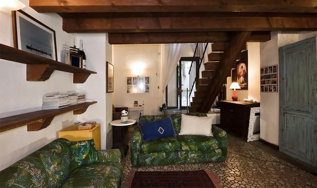 Dei Due Portoni Suite Storica Lecce Italy